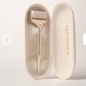 NEW VEGAMOUR Derma Roller
